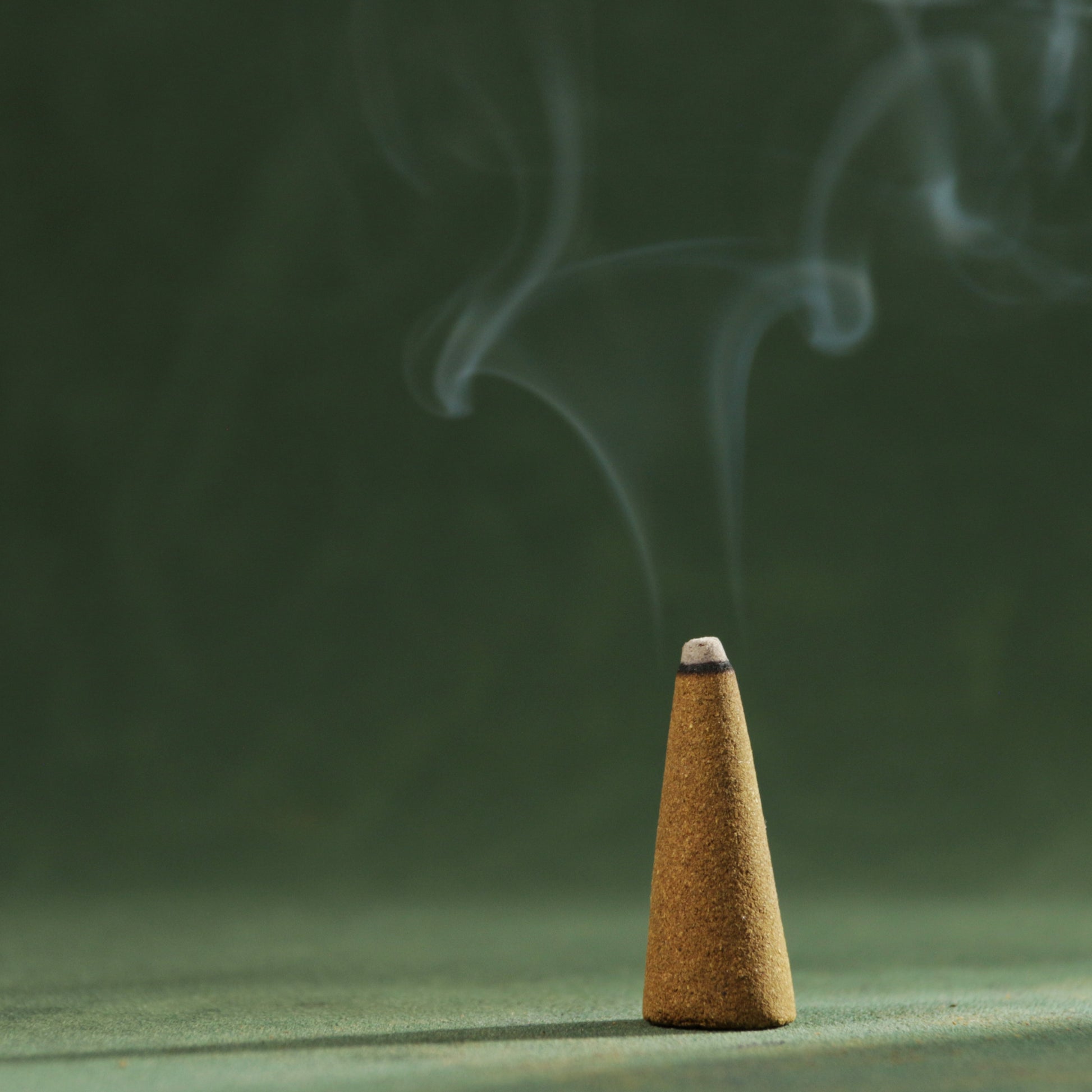 🌿 Patchouli Wierookkegels – 5 of 10 Stuks | Natuurlijke, Handgemaakte Kegels met Sterke Geur