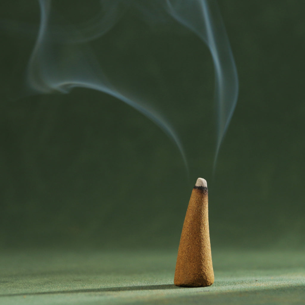 🌙 Witte Musk Wierookkegels – 5 of 10 Stuks | Natuurlijke, Handgemaakte Geur voor Meditatie, Slaap & Energetische Reiniging